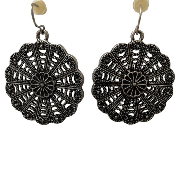 Premier Designs Necklace and Earrings Set Silver Tone Flower Jewelry Chain Set - Picture 6 of 11